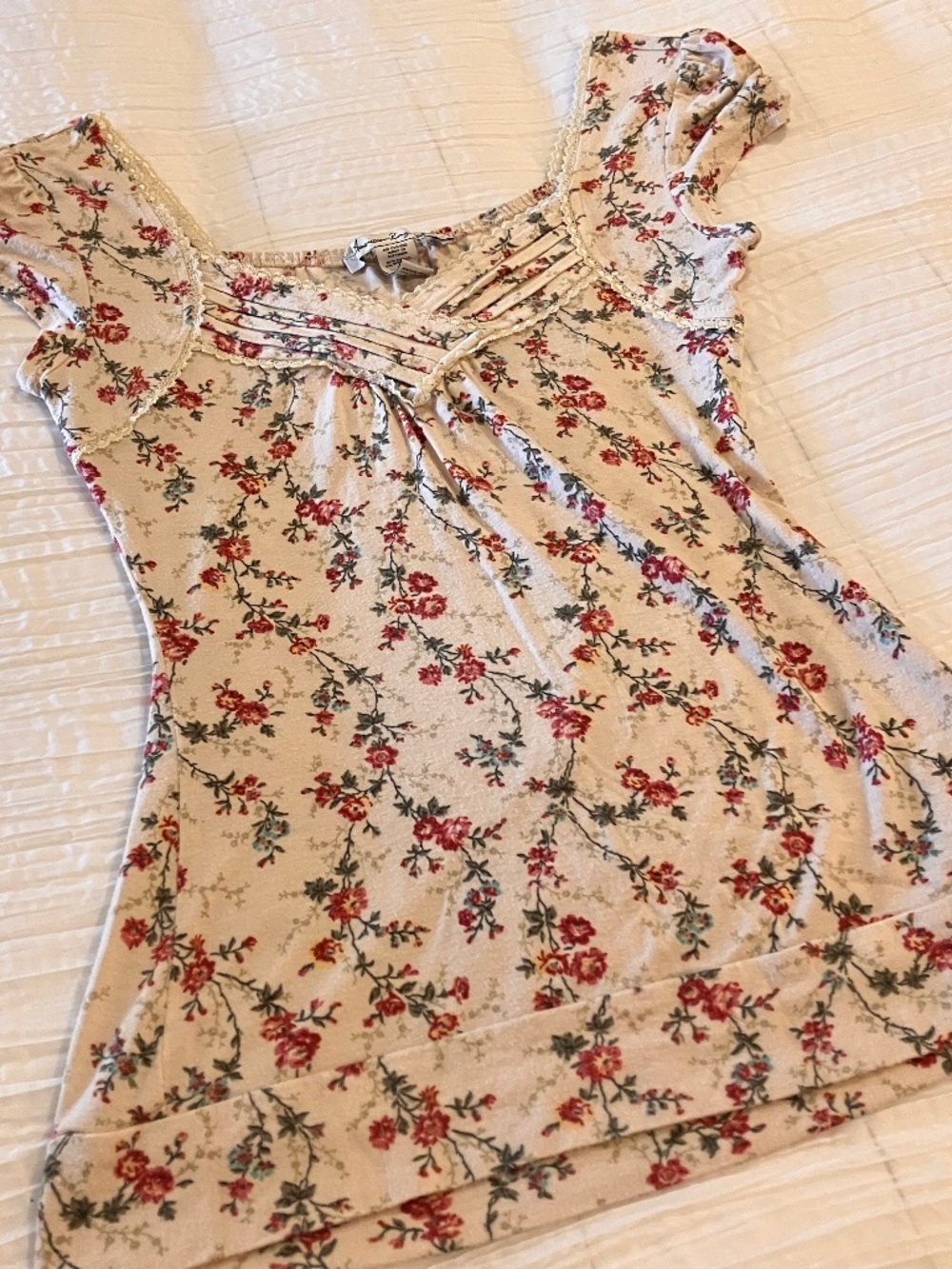American Rag Sweetheart Floral Beige Top